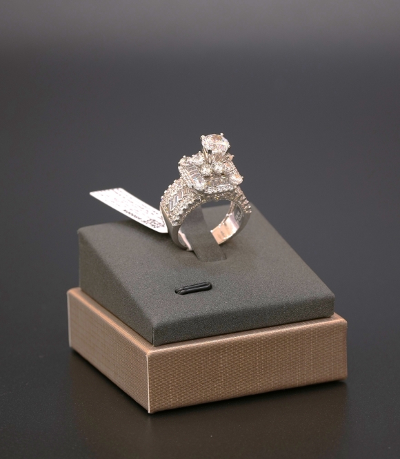 Nhẫn Vàng Trắng 610 NVT