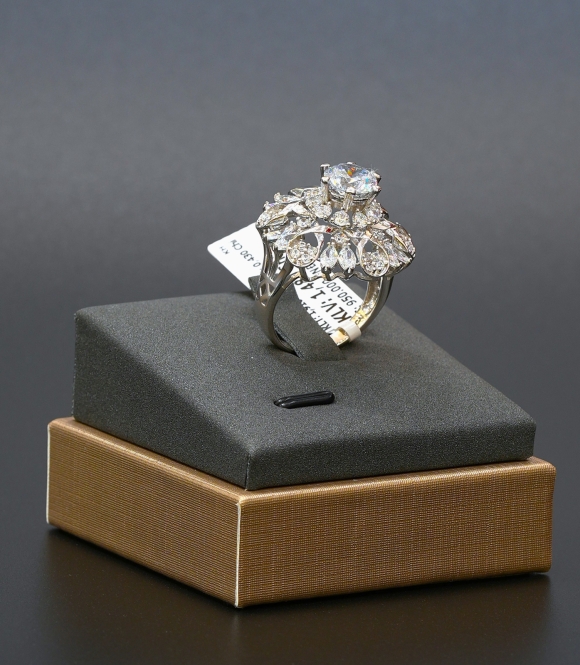 Nhẫn Vàng Trắng 610 NVT4