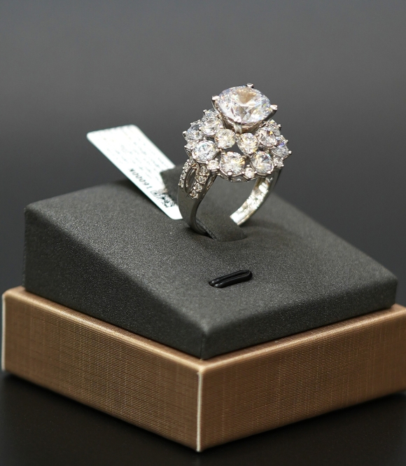 Nhẫn Vàng Trắng 610 NVT15